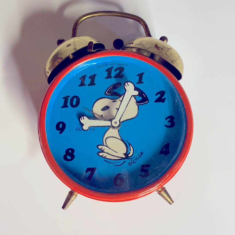 Snoopy clock